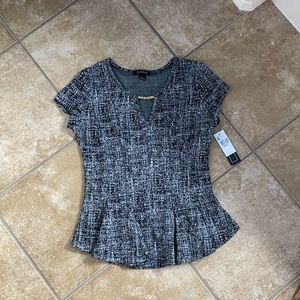 A. Byer career top size small black and grey digital print